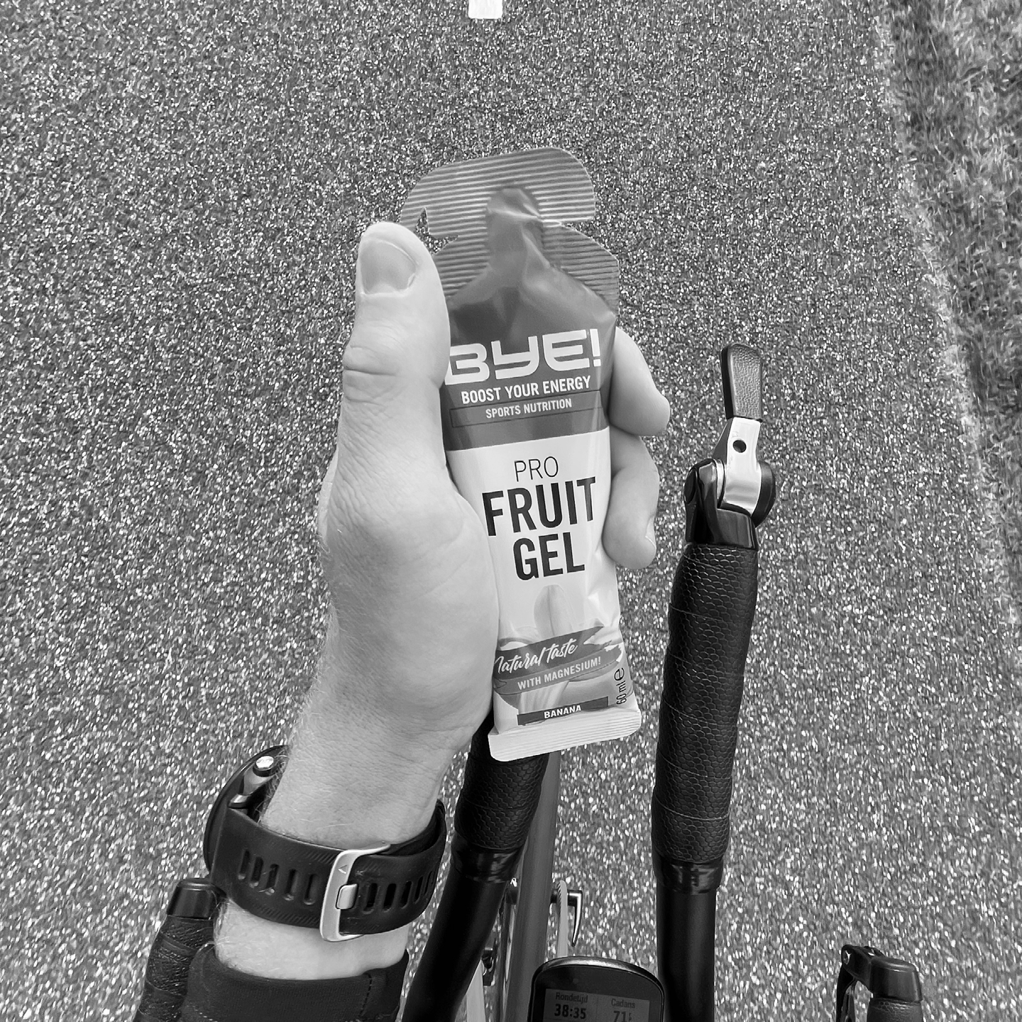 BYE! gels vergeleken: de Pro Isotonic vs. de 40 Carbs Fruit Gel